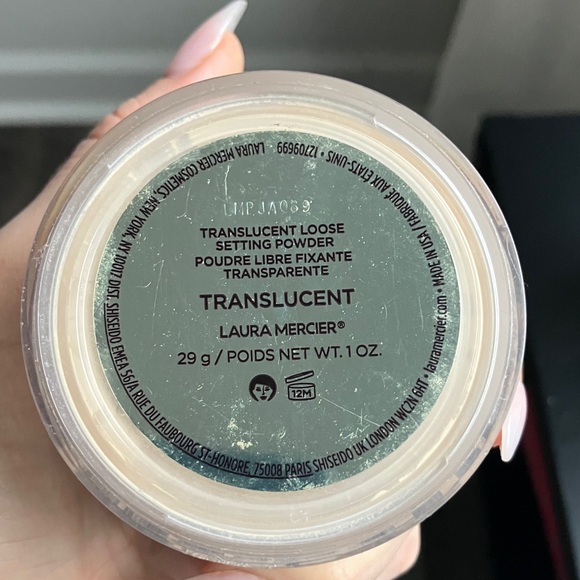 Laura Mercier Translucent Setting Powder - Picture 7 of 7